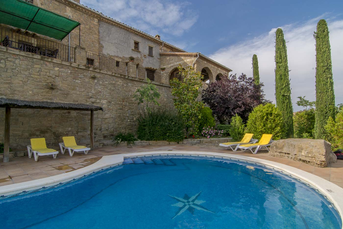 Piscina de buen tamaño, 10 metros de largo